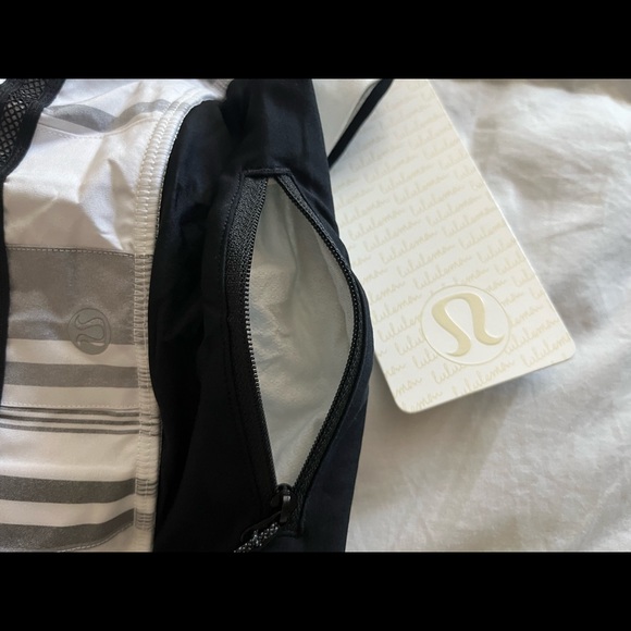 Lululemon Run Pace Setter skirt/shorts *NWT - Picture 4 of 9